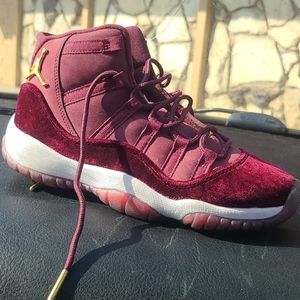 burgundy jordan 11's